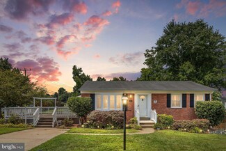 4402 Orr Dr, Chantilly, VA 20151