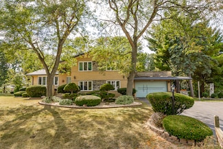 11716 Center Dr, Lemont, IL 60439