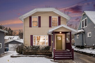 1109 W Maple St, Kalamazoo, MI 49008