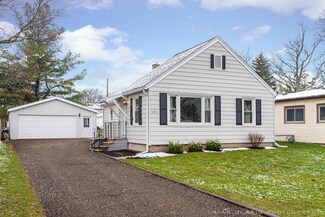1143 S 6th St, Dekalb, IL 60115