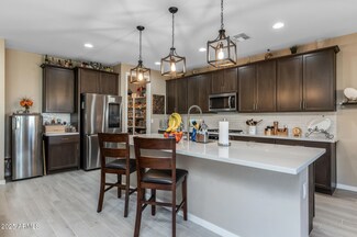 4588 W Suncup Dr, San Tan Valley, AZ 85144