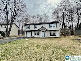 9519 Jasmine Dr, Tobyhanna, PA 18466