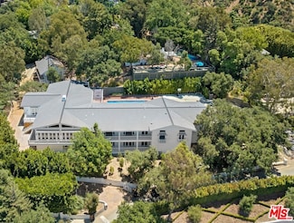 9669 Oak Pass Rd, Beverly Hills, CA 90210