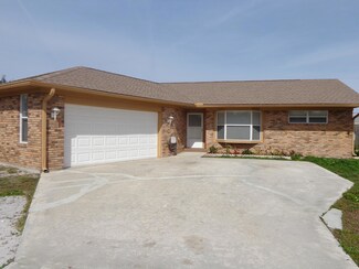 449 SE Oakridge Dr, Port Saint Lucie, FL 34984