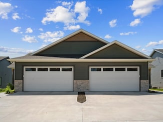 420 Dawson Dr, West Branch, IA 52358