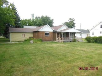206 W 6th St, Genoa, OH 43430