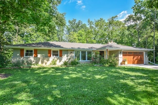 380 Glenview Ln, Grafton, WI 53024
