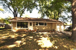 1700 SW Shunga Dr, Topeka, KS 66611