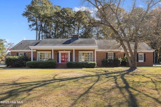 3591 Hillcrest Dr, Farmville, NC 27828