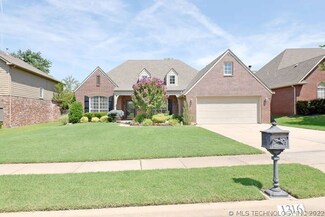 1316 W Granger St, Broken Arrow, OK 74012