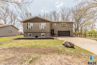 107 E Willow St, Beresford, SD 57004