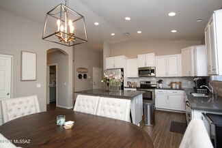 9072 W Birchover Dr, Marana, AZ 85653
