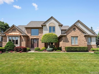47215 Robins Nest Dr, Shelby Township, MI 48315
