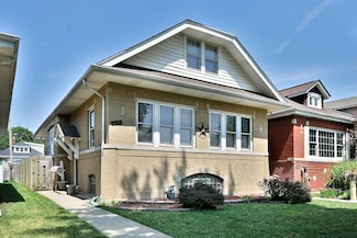 6630 N Oshkosh Ave, Chicago, IL 60631