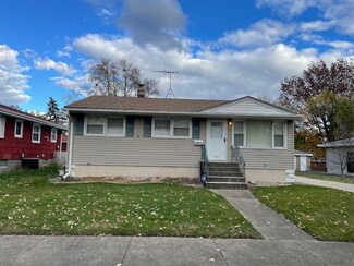 18813 Henry St, Lansing, IL 60438
