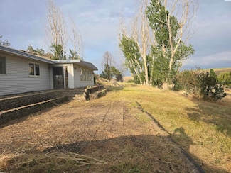211 Kahlotus Lake Rd, Kahlotus, WA 99335