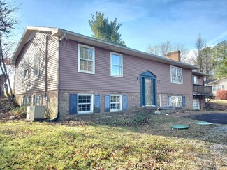 41 SW View Dr, Lexington, VA 24450