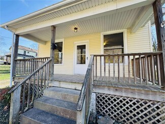 1046 Wheeling Ave, Zanesville, OH 43701
