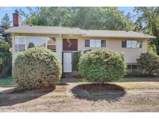 8820 SE Market St, Portland, OR 97216