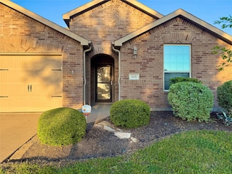 1131 Grimes Dr, Forney, TX 75126