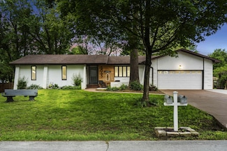 5065 S Sycamore Ave, Springfield, MO 65810