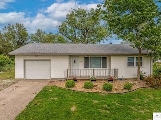 418 N Main St, La Monte, MO 65337