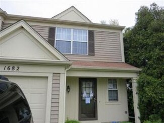 1682 College Green Dr Unit 2, Elgin, IL 60123