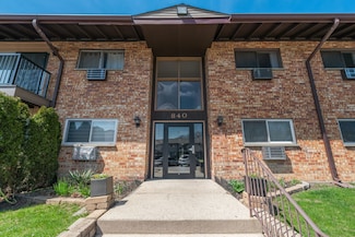 840 E Old Willow Rd Unit 213, Prospect Heights, IL 60070