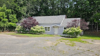 1900 New York 203, Chatham, NY 12037
