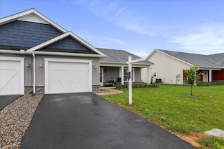 443 Dripping Spring Dr, Hedgesville, WV 25427