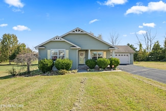 128 Rustling Oaks Dr, Sparta, TN 38583