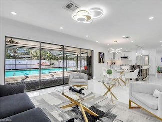 208 Erie Dr, Naples, FL 34110