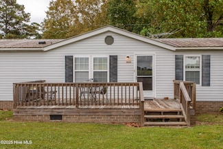 1055 Calvin Ln, Williamston, NC 27892