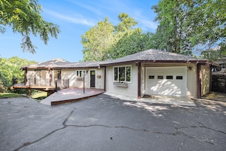 3536 Tamsin Ave, Kalamazoo, MI 49008