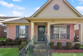 610 W Ashley Glen Cir, Cordova, TN 38018