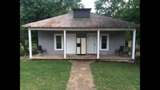 29888 Broad St, Bruceton, TN 38317