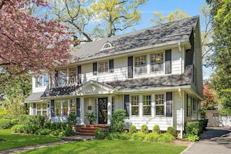 11 Benedict Place, Pelham, NY 10803