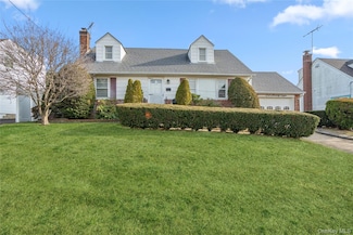 178 Farnum Blvd, Franklin Square, NY 11010