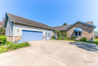 3206 Turnberry Dr, McHenry, IL 60050