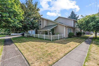 871 8th Ave, Longview, WA 98632