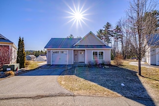 7 B St, Bridgton, ME 04009