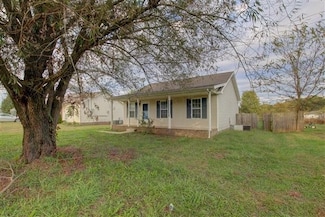 1916 Timberline Cir, Oak Grove, KY 42262