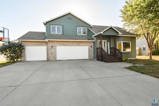 1308 S Parkview Blvd, Brandon, SD 57005