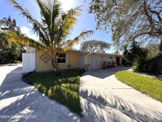 113 W Alachua Ln, Cocoa Beach, FL 32931