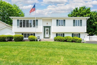 2A Suffern Ln, Garnerville, NY 10923