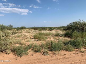 1000 N Nichols Rd Unit 13, Whetstone, AZ 85616