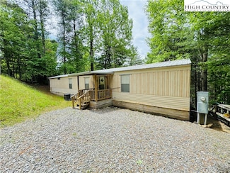 477 Parkway Dr, Jefferson, NC 28640