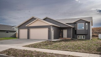 2993 Armstrong St, Bismarck, ND 58504