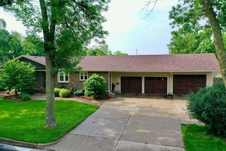 701 E Oak Ave, Olivia, MN 56277