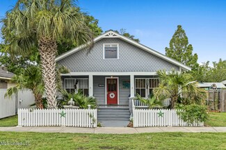 208 S Necaise Ave, Bay Saint Louis, MS 39520